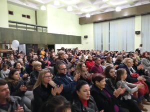 glasno rakopleskanje na publikata